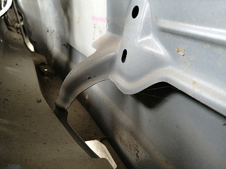 AA011207; Крышка багажника верхняя (67005-60D51) для Toyota Land Cruiser 200 рест. (2012 — 2015)/БУ; Оригинал; Р2, Удовлетворительное; 