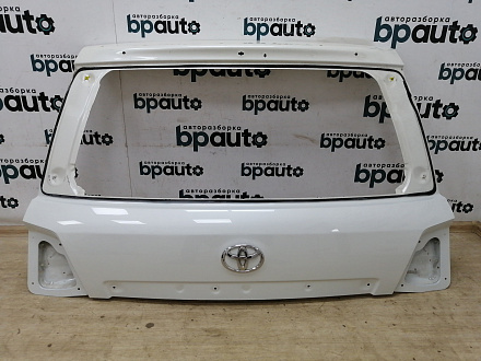 AA011174; Крышка багажника верхняя (67005-60D51) для Toyota Land Cruiser 200 рест. (2012 — 2015)/БУ; Оригинал; Р0, Хорошее; (070) Белый перламутр 3х. сл.