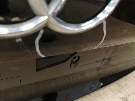 AA038035; Крышка багажника (8U0827025B) для Audi Q3/БУ; Оригинал; Р1, Мелкий дефект; 