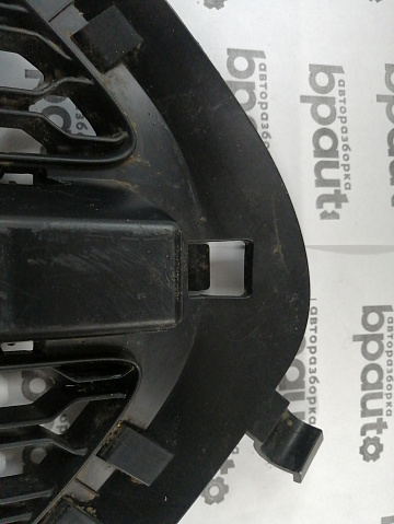 Фотография детали AA045550; Решетка переднего бампера правая; под паркт. (HK83-8B289-BA) для Jaguar F-Pace I (2016-2020)/БУ; Оригинал; Р0, Хорошее; . Фото номер 4