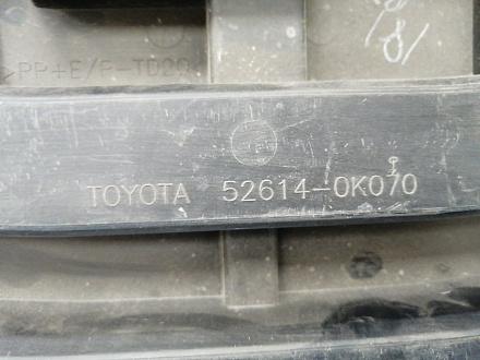 AA031845; Усилитель переднего бампера верхний, пластик (52614-0K070) для Toyota Fortuner II (2015- 2020)/БУ; Оригинал; Р1, Мелкий дефект; 