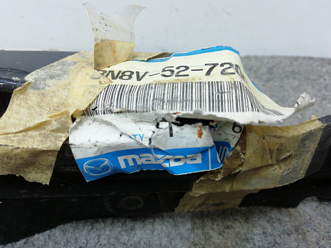 Фотография детали AA003587; Петля крышки багажника левая (BN8V-52-720C) для Mazda 3 BK/БУ; Оригинал; Р0, Хорошее; . Фото номер 5