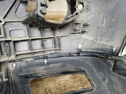 AA024385; Бампер передний, под ПТФ; под паркт.; под омыват. (AH22-17F003-AB) для Land Rover Discovery IV (2009 - 2013)/БУ; Оригинал; Р1, Мелкий дефект; 