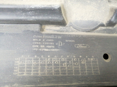 Фотография детали AA023193; Бампер задний; без паркт. (CV44-17K835-AW) для Ford Kuga/БУ; Оригинал; Р1, Мелкий дефект; . Фото номер 16