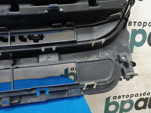 Фотография детали AA028229; Решетка радиатора (FB5Z-8200-GA) для Ford Explorer V рест. (2015-2018)/БУ; Оригинал; Р2, Удовлетворительное; . Фото номер 18