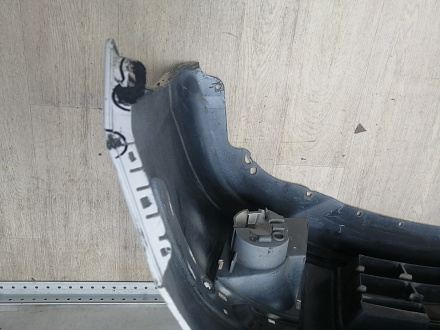 AA045993; Бампер передний; без паркт.; под омыват. (62022-EM00H) для Nissan Tiida/БУ; Оригинал; Р1, Мелкий дефект; 