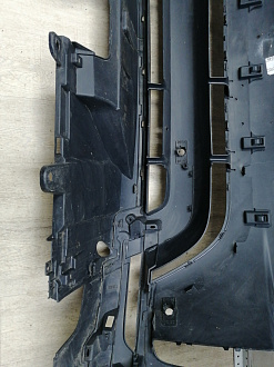 AA046068; Бампер передний; под паркт.; под омыват. (HY32-17F003-AAW) для Land Rover Discovery V L462 (2017 - 2020)/БУ; Оригинал; Р1, Мелкий дефект; 