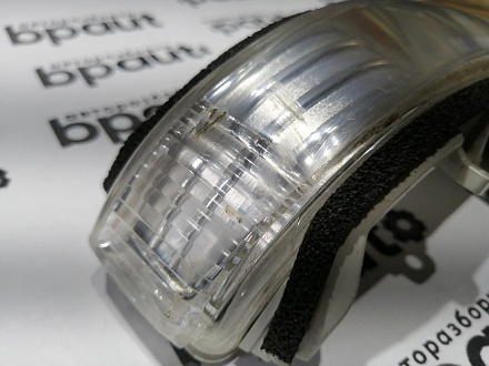 AA044758; Повторитель поворота в зеркало правый (81730-02110) для Toyota/БУ; Оригинал; Р0, Хорошее; 