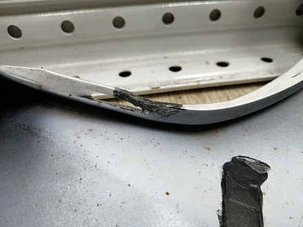 AA045525; Юбка переднего бампера - правая часть (4L0 807 062 С) для Audi Q7 I рест. (2010-2015)/БУ; Оригинал; Р1, Мелкий дефект; 