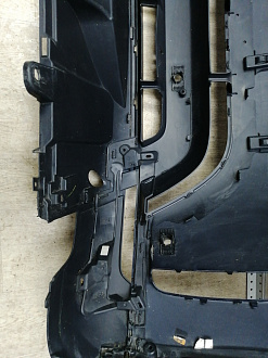 AA045884; Бампер передний; под паркт.; под омыват. (HY32-17F003-AAW) для Land Rover Discovery V L462 (2017 - 2020)/БУ; Оригинал; Р1, Мелкий дефект; 