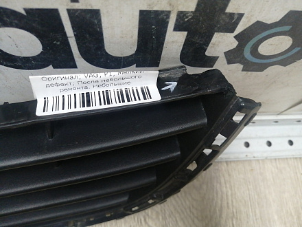 AA045113; Решетка переднего бампера (5K0853677) для Volkswagen Golf/БУ; Оригинал; Р1, Мелкий дефект;