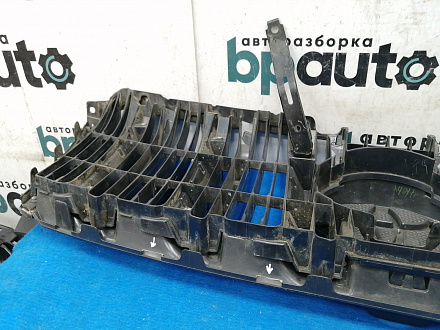 AA015543; Решетка радиатора; под камер. (53101-60660) для Toyota Land Cruiser Prado 150 (2010 — 2013)/БУ; Оригинал; Р1, Мелкий дефект; 