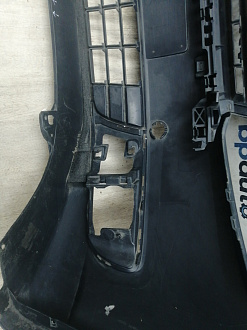 AA045718; Бампер передний; без паркт.; без омыват. (2K5807221A) для Volkswagen Caddy III рест. (2010-2015)/БУ; Оригинал; Р1, Мелкий дефект; 