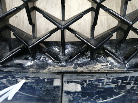 Фотография детали AA028260; Решетка радиатора (KB8B-50712) для Mazda CX-5 II (2017-2021)/БУ; Оригинал; Р2, Удовлетворительное; . Фото номер 7