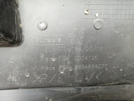 AA030421; Бампер задний; без паркт. (9684964277) для Peugeot 3008/БУ; Оригинал; Р1, Мелкий дефект; 
