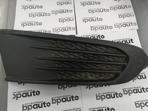 Фотография детали AA045556; Заглушка ПТФ правая (6RU 853 666 C) для Volkswagen Polo V Sedan (2010-2014)/БУ; Оригинал; Р1, Мелкий дефект; . Фото номер 8