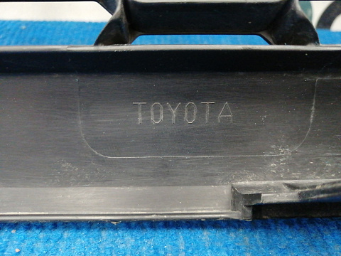 Фотография детали AA037739; Решетка переднего бампера (53112-60170) для Lexus GX460 II рест. (2013 — 2019)/БУ; Оригинал; Р1, Мелкий дефект; . Фото номер 21