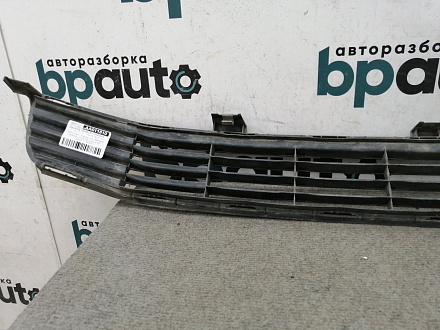 AA011810; Решетка переднего бампера (53112-33120) для Toyota Camry 50 (2012 — 2014)/БУ; Оригинал; Р1, Мелкий дефект; 