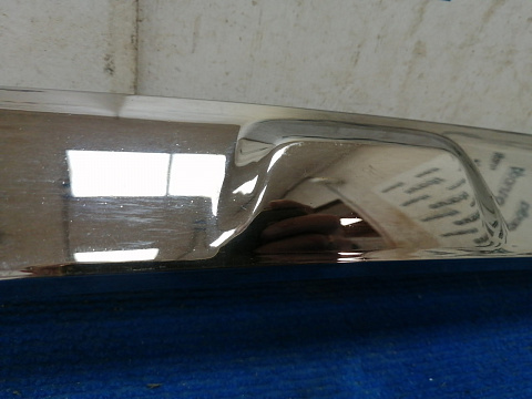 Фотография детали AA043997; Молдинг на решетку радиатора нижний (53122-78010) для Lexus NX рест. (2017-2021)/БУ; Оригинал; Р1, Мелкий дефект; . Фото номер 5