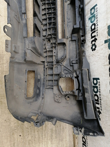 Фотография детали AA031631; Бампер передний, под ПТФ; под паркт.; под омыват. (AH22-17F003-AB) для Land Rover Discovery IV (2009 - 2013)/БУ; Оригинал; Р1, Мелкий дефект; . Фото номер 13