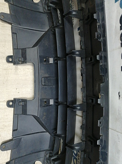 AA046068; Бампер передний; под паркт.; под омыват. (HY32-17F003-AAW) для Land Rover Discovery V L462 (2017 - 2020)/БУ; Оригинал; Р1, Мелкий дефект; 