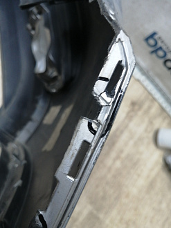 AA045677; Бампер передний, Sport-Style; без паркт.; под омыват. (5NU807221) для Volkswagen Tiguan I рест. (2011- 2016)/БУ; Оригинал; Р1, Мелкий дефект; 