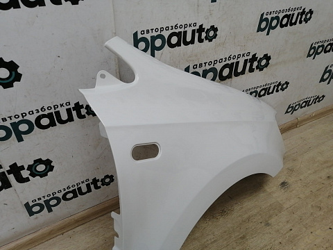Фотография детали AA018741; Крыло переднее правое, под указ. поворота (6RU821106B) для Volkswagen Polo/Нов с деф; Неоригинал; Р0, Хорошее; (LB9A) Белый. Фото номер 6