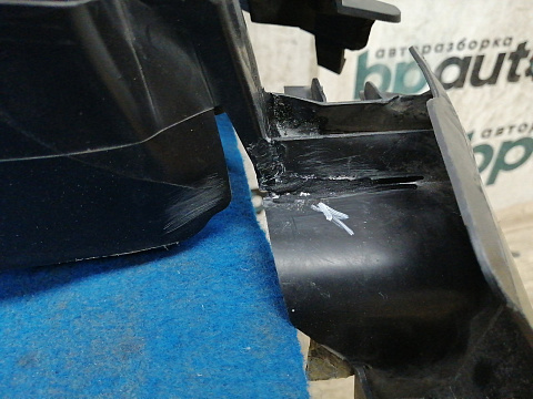 Фотография детали AA030551; Решетка переднего бампера (622542439R) для Renault Logan II (2013-2018)/БУ; Оригинал; Р1, Мелкий дефект; . Фото номер 11