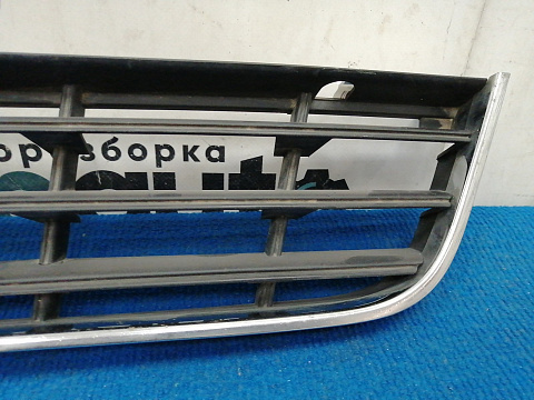 Фотография детали AA037766; Решетка переднего бампера (3C0853677) для Volkswagen Passat/БУ; Оригинал; Р2, Удовлетворительное; . Фото номер 2
