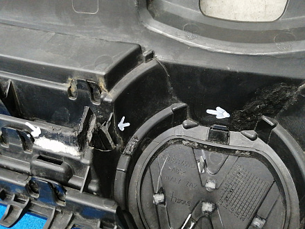 AA026939; Решетка радиатора (5G0853653E) для Volkswagen Golf/БУ; Оригинал; Р1, Мелкий дефект; 