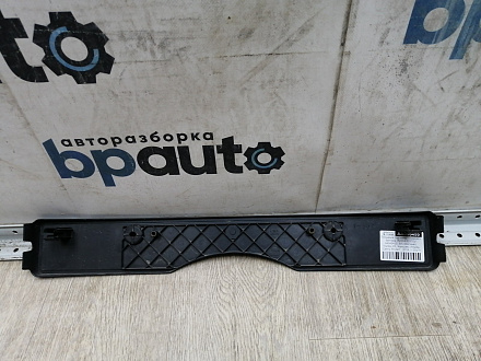 AA045455; Площадка под номер переднего бампера (52114-33370) для Toyota Camry 55 рест. (2014 — 2017)/БУ; Оригинал; Р0, Хорошее; 