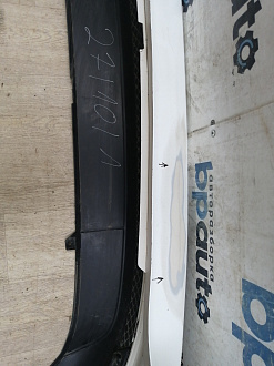 AA046063; Бампер задний; без паркт. (BM51-A17906-AGW) для Ford Focus III Hatchback (2011- 2015)/БУ; Оригинал; Р1, Мелкий дефект; 