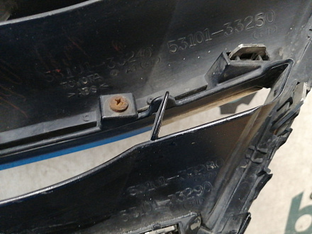 AA033732; Решетка радиатора (53101-33240) для Toyota Camry 40 рест. (2010 — 2011)/БУ; Оригинал; Р1, Мелкий дефект; 