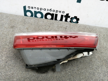 AA011765; Фонарь внутренний правый, в крышку баг. (81581-33220) для Toyota Camry 50 (2012 — 2014)/БУ; Оригинал; Р3, Под восстановление; 