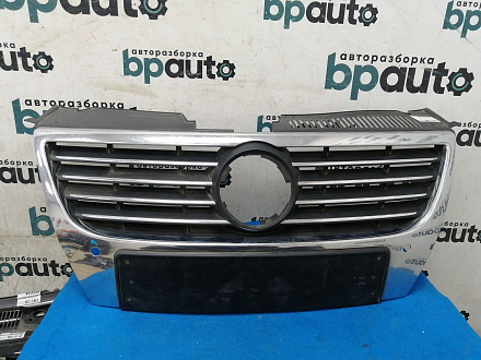 AA027810; Решетка радиатора; под паркт. (3C0853651AK) для Volkswagen Passat/БУ; Оригинал; Р2, Удовлетворительное; 