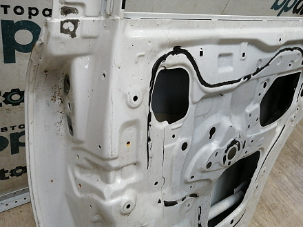 AA044379; Дверь задняя правая, с отв. под молдинг (67003-60560) для Toyota Land Cruiser 200 рест.2 (2015 - 2021)/БУ; Оригинал; Р2, Удовлетворительное; 