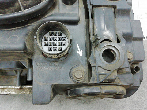Фотография детали AA010447; Фара правая ксенон (XВC501723LZN) для Land Rover Range Rover Sport I (2005 - 2009)/БУ; Оригинал; Р1, Мелкий дефект; . Фото номер 4