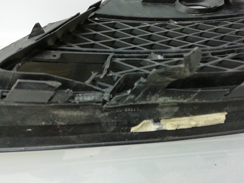 Фотография детали AA001059; Решетка переднего бампера R (420 807 682 A) для Audi R8 I (2007-2012)/БУ; Оригинал; Р3, Под восстановление; . Фото номер 6