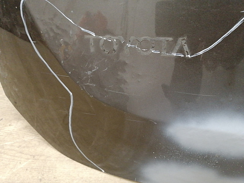 Фотография детали AA043228; Крышка багажника (67005-42430) для Toyota Rav4 40 (2013 — 2015)/БУ; Оригинал; Р2, Удовлетворительное; . Фото номер 8