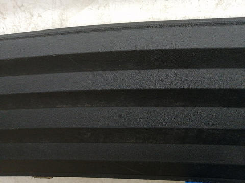 Фотография детали AA036476; Накладка заднего бампера верхняя (15203818) для Cadillac Escalade III (2006-2013)/БУ; Оригинал; Р1, Мелкий дефект; . Фото номер 8