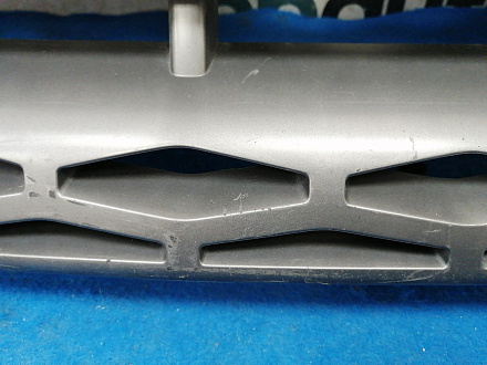 AA033468; Решетка радиатора (DJ32-8200-AA) для Land Rover Range Rover Evoque I (2011 - 2015)/БУ; Оригинал; Р1, Мелкий дефект; 