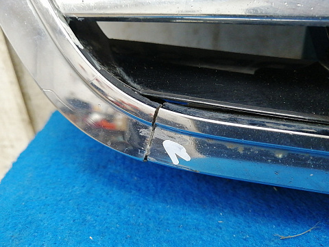 Фотография детали AA028234; Решетка радиатора (A2128800583) для Mercedes-Benz E-klasse W212 S212/БУ; Оригинал; Р2, Удовлетворительное; . Фото номер 9