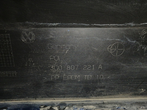 Фотография детали AA045040; Бампер передний; под паркт.; под омыват. (3G0807221A) для Volkswagen Passat/БУ; Оригинал; Р1, Мелкий дефект; . Фото номер 28
