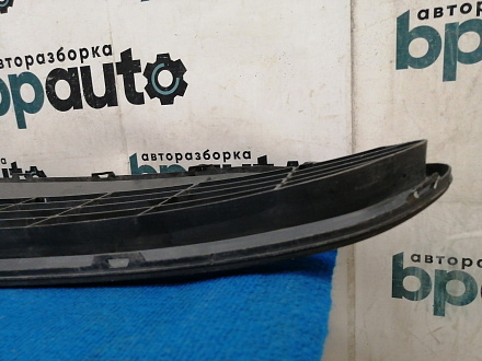 AA037780; Решетка переднего бампера (8M51-17B968-A) для Ford Focus/БУ; Оригинал; Р1, Мелкий дефект; 
