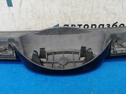 AA028584; Решетка радиатора (BM51-8200-C) для Ford Focus/БУ; Оригинал; Р1, Мелкий дефект; 