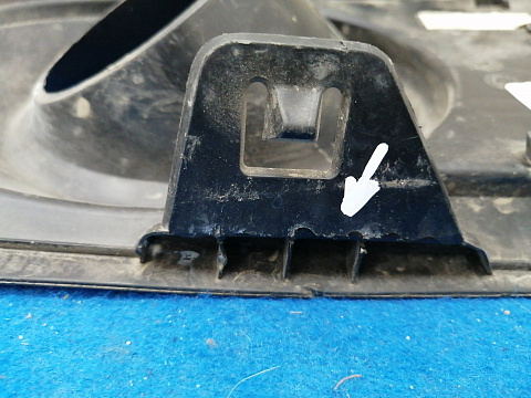 Фотография детали AA032361; Накладка ПТФ левая (263369741R) для Renault Sandero II (2014-2018)/БУ; Оригинал; Р1, Мелкий дефект; . Фото номер 8