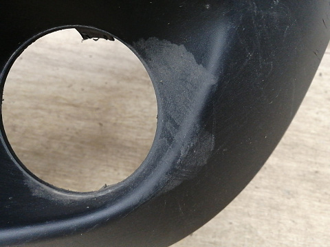 Фотография детали AA033833; Бампер передний; без паркт.; без омыват. (620227924R) для Renault Duster I (2011-2015)/БУ; Оригинал; Р1, Мелкий дефект; . Фото номер 3