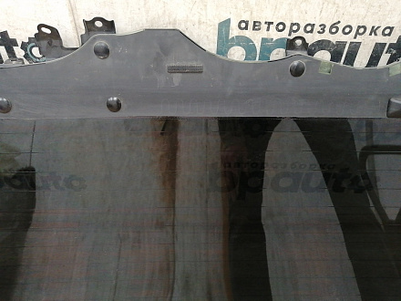 AA033913; Стекло крышки багажника (68105-60190) для Toyota Land Cruiser Prado/БУ; Оригинал; Р1, Мелкий дефект; 