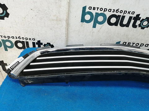 Фотография детали AA025634; Решетка переднего бампера (13238553) для Opel Astra/БУ; Оригинал; Р1, Мелкий дефект; . Фото номер 18