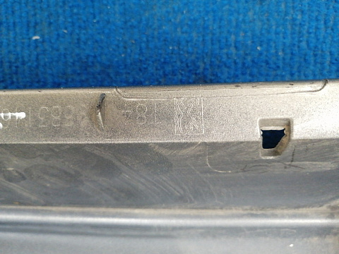 Фотография детали AA036487; Накладка на крышку багажника, нижняя (9683146380) для Peugeot 3008/БУ; Оригинал; Р1, Мелкий дефект; . Фото номер 15